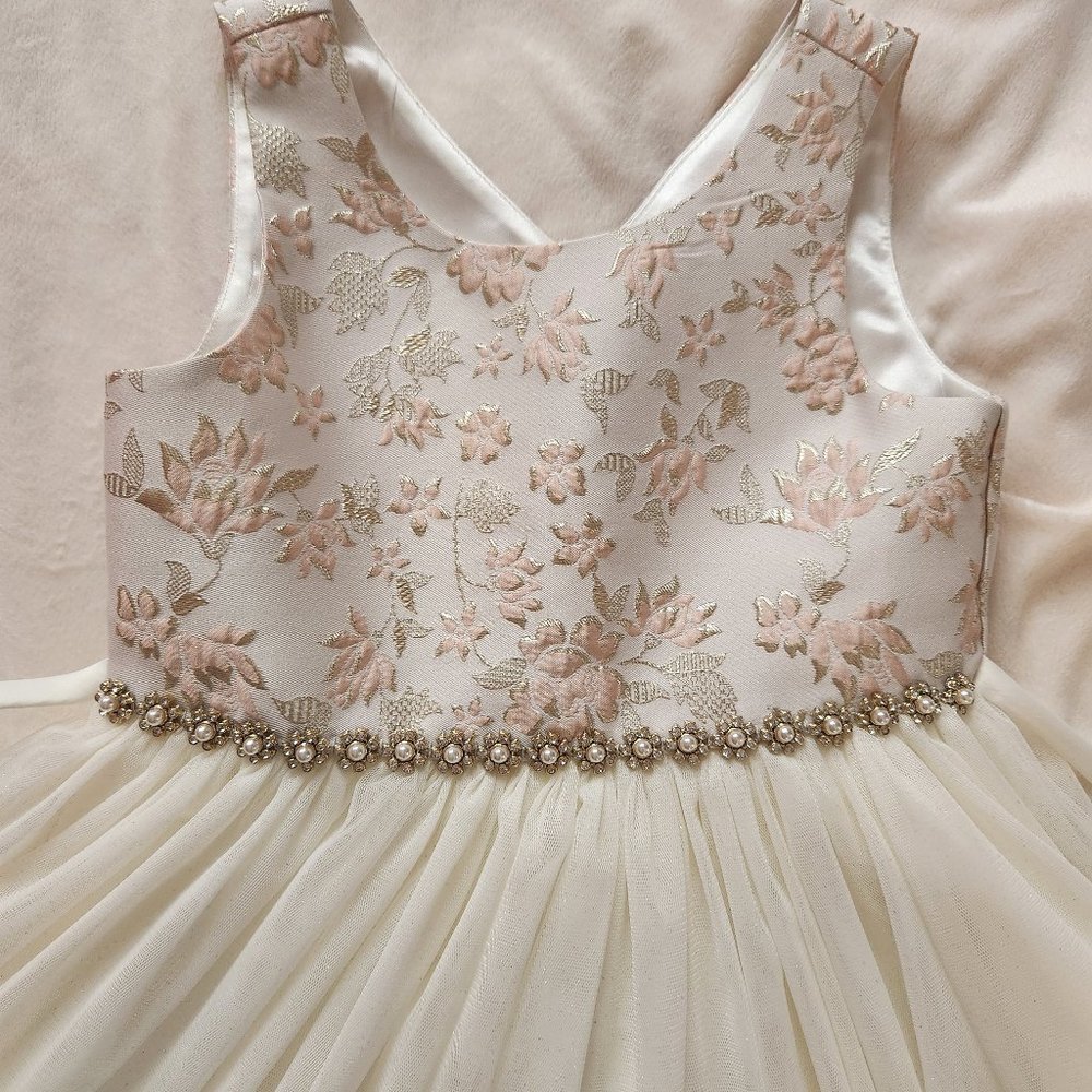 Couture Princess Dress, beautiful, white/pink NEVER WORN 🎥 VIDEO ON FB PAGE!